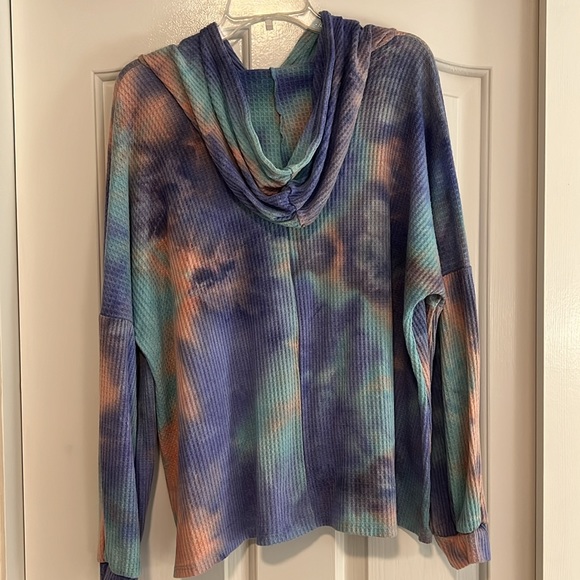 Tie-dyed oversized lightweight hoodie! So very comfortable! Size L - Picture 3 of 5